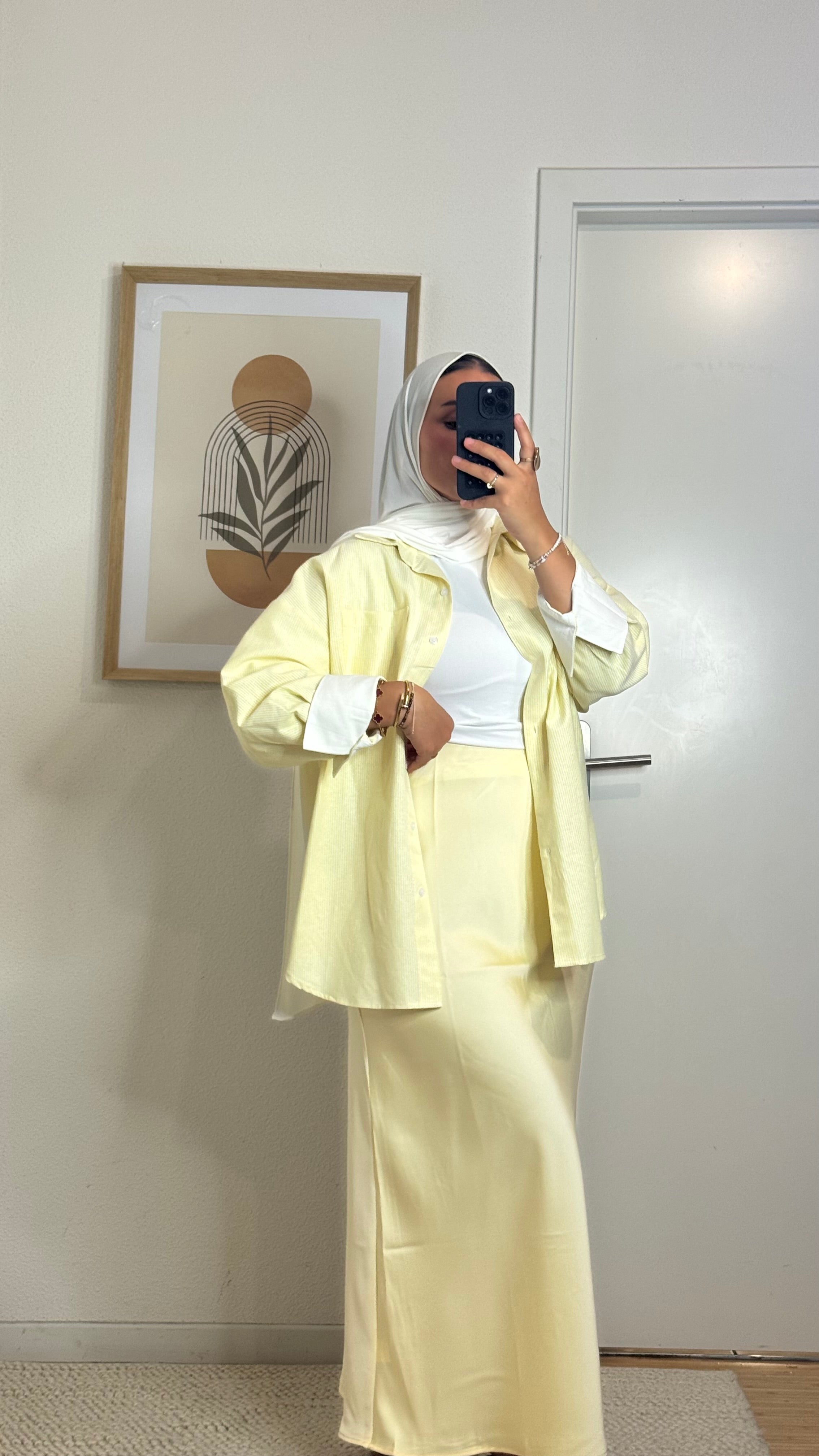 Lemon satin skirt