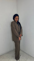 Straight-leg trousers
