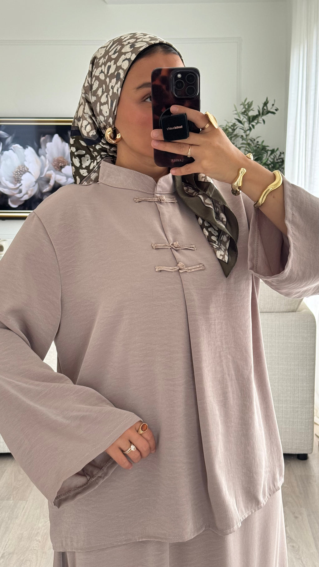 Ensemble Tokyo | Taupe