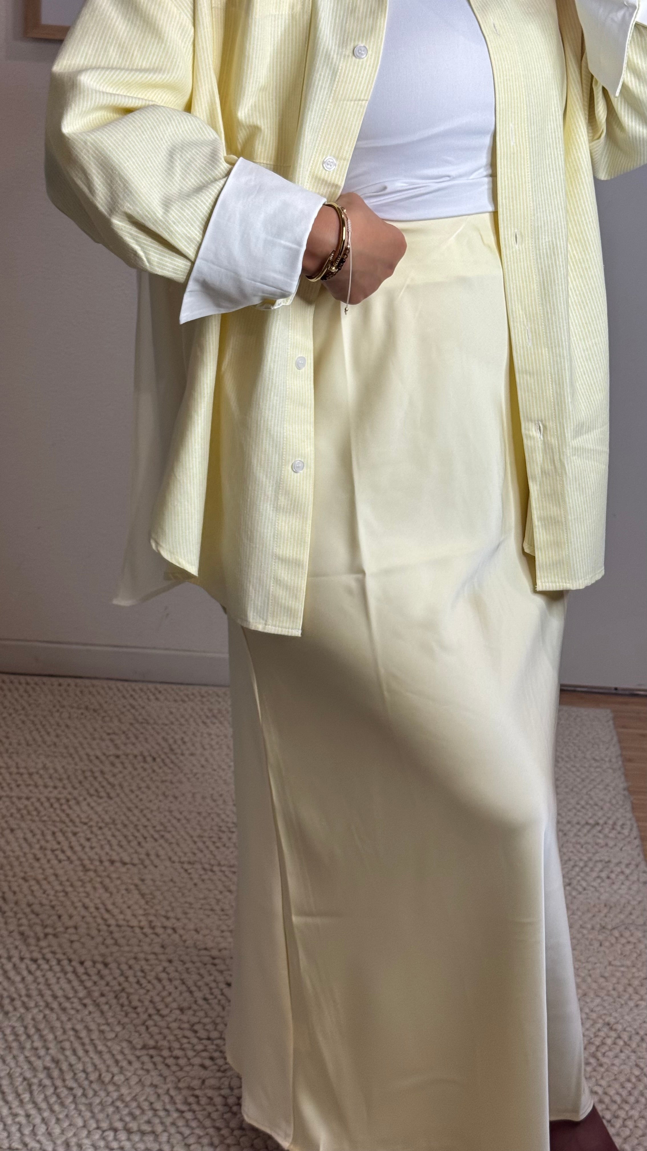 Lemon satin skirt